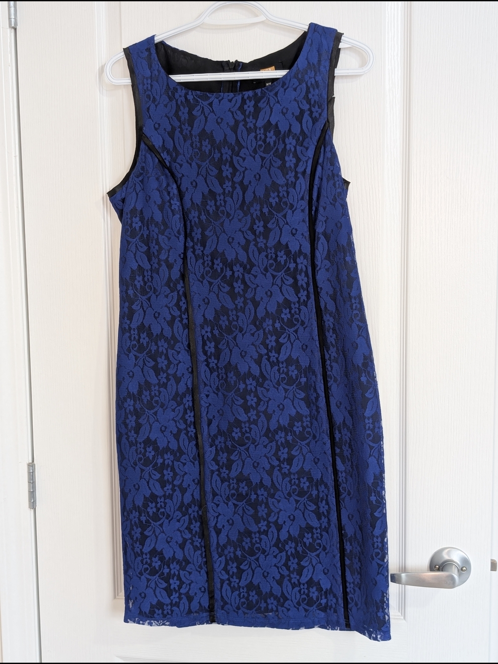 Sleeveless Blue Lace Shift Dress